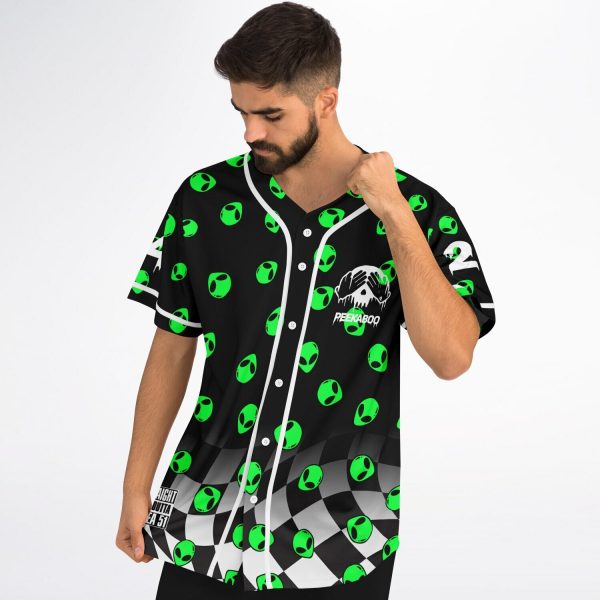 1e056d6714ab1ef905226df6c7669f4f baseballJersey male2 pose.jpg