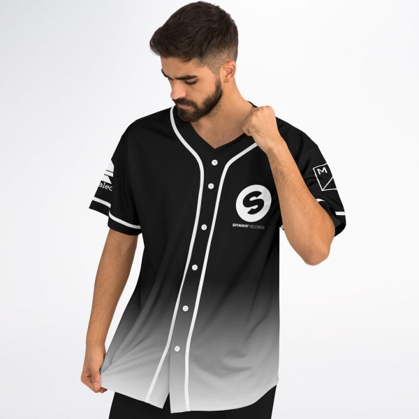 43f96d30739d6dce6a37bda4ce546b32 baseballJersey male2 pose.jpg