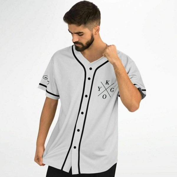 52567f3979c13912da9f0a9736f7d8f3 baseballJersey male2 pose.jpg