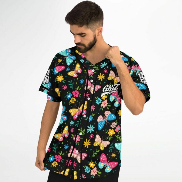 958f6f4bcca60d209e555ecbdb95aa64 baseballJersey male2 pose.jpg