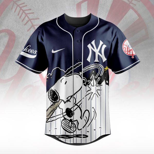 T1001 New York Yankees x Peanuts RV2.jpg