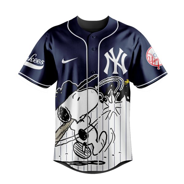 T1001 New York Yankees x Peanuts RV5.jpg